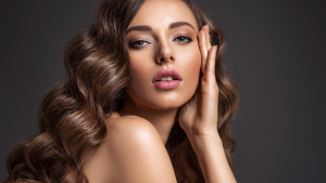 The Secret to Looking Stunning: The Advantages of False Eyelashes in the World of Cosmetics