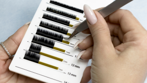 Care and Proper Use of False Eyelashes to Make Them Last Longer