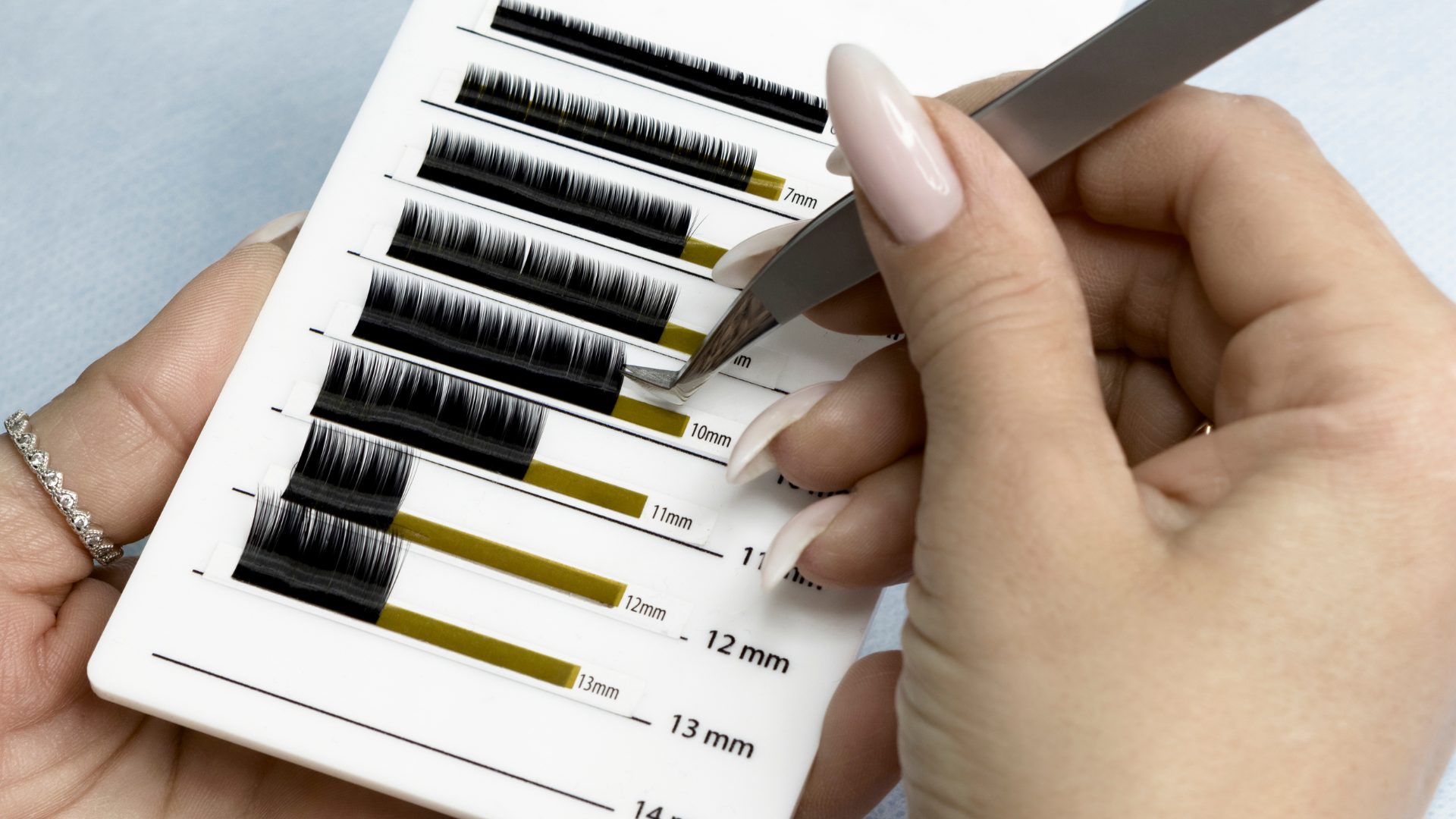 Care and Proper Use of False Eyelashes to Make Them Last Longer