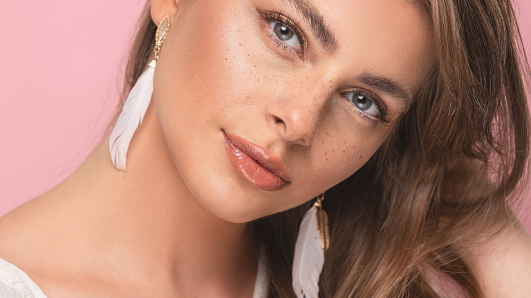 The Rising Trend of False Eyelashes Among K-Pop Stars: Sharp and Captivating Eye Looks